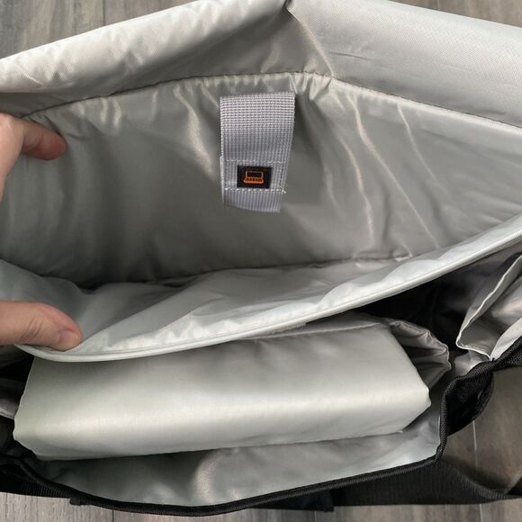 Lowepro Passport Messenger Camera Laptop Computer Bag Carrier Travel Black - Picture 5 of 7